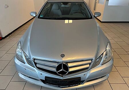 Mercedes-Benz E 250 E -Klasse Coupe CGI BlueEfficiency