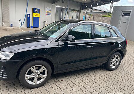 Audi Q3 2.0 TFSI 132kW quattro S tronic sport