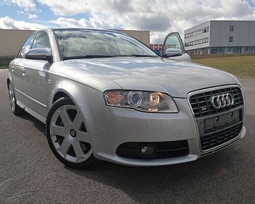 Audi S4 4.2 quattro tiptronic -