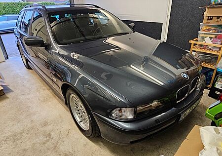 BMW 540i A Touring E39 Sammlerzustand Scheckheft