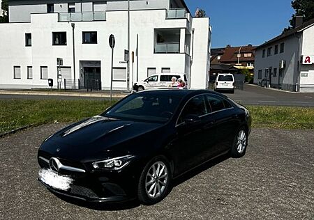 Mercedes-Benz CLA 220 DCT -