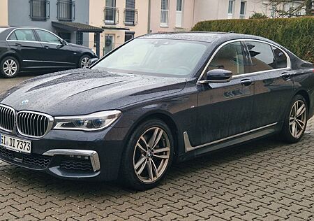 BMW 730d xDrive M-Line*SHZ*VOLLLEDER*PDC*KAMERA*MFL