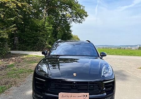 Porsche Macan GTS . Black Beauty