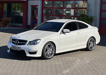 Mercedes-Benz C 63 AMG COUPE, DEUTSCHES FAHRZEUG, DIAMANTWEISS