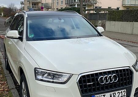 Audi Q3 2.0 TFSI quattro -