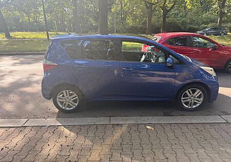 Toyota Verso-S 1,33-l-Dual-VVT Multidrive S Club Club