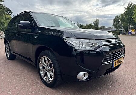 Mitsubishi Outlander 2.0 PHEV INTENSE+/THAAK/HLEER/XENON/NA