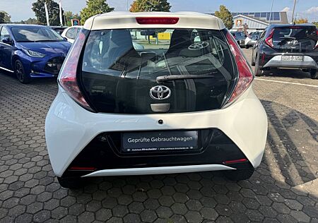 Toyota Aygo (X) -Play Automatik Team D*x-Shift*