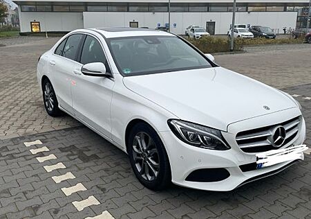 Mercedes-Benz C 220 d AMG LINE