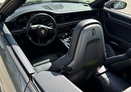 Porsche 992 Carrera S Cabriolet Sportabgas Matrix Bose