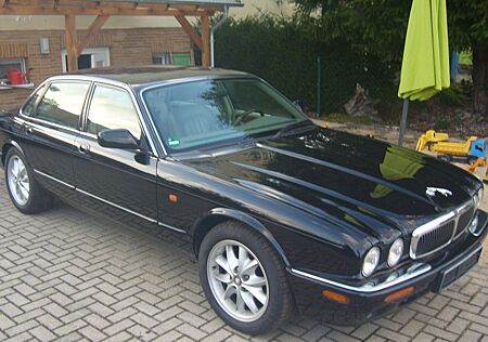 Jaguar XJ8 3.2 V8 - Nicht Fahrbereit