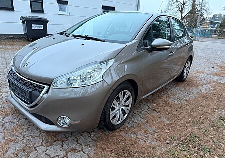 Peugeot 208 1.2 Allure Automatik Allure