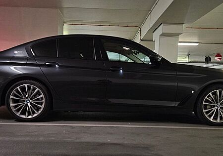 BMW 530e - Massage, SoftClose, TOP Zustand!