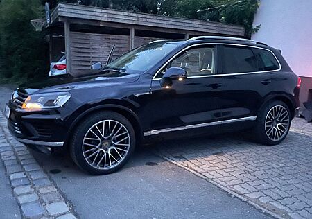 VW Touareg Volkswagen 3.0 V6 TDI SCR Tiptronic Porsche 21 Zoll