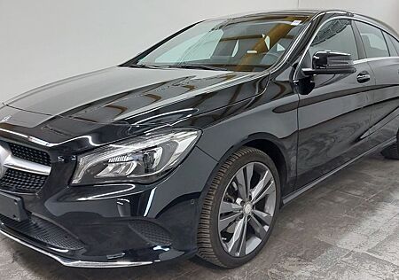 Mercedes-Benz CLA 180 Shooting Brake Score Navi/Sitzhzg./Temp