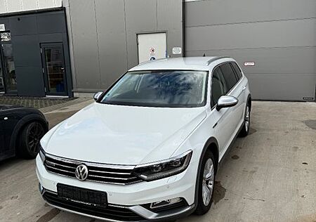 VW Passat Alltrack Volkswagen 2.0 TDI SCR 176kW DSG 4MOTION