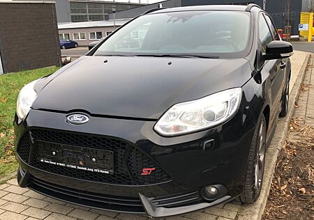 Ford Focus Turnier ST Leder+Cam.+Led+Vollausstattung