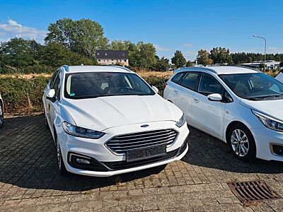 Ford Mondeo Turnier Hybrid Titanium+Navi+RCam+ACC+SHZ
