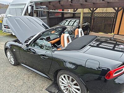 Fiat 124 Spider Lusso Navi Kamera Leder