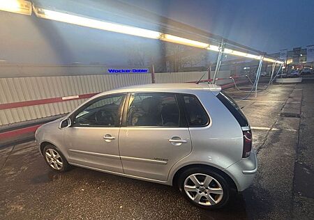 VW Polo Volkswagen 1.4 Automatik -