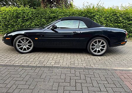 Jaguar XK8 Cabriolet - seltener Rechtslenker