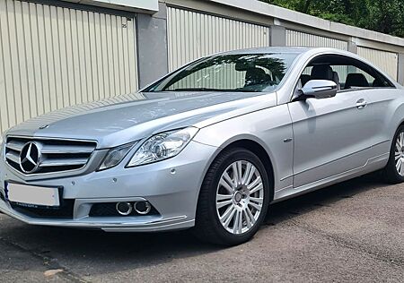 Mercedes-Benz E 350 Coupé CGI BlueEFFICIENCY ELEGANC...