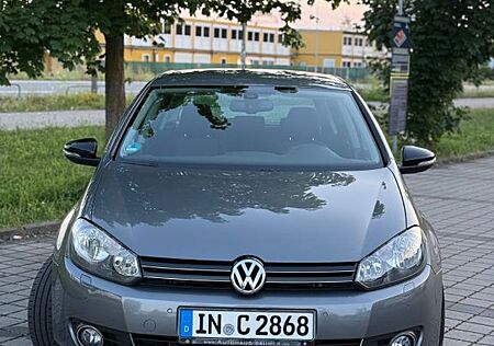 VW Golf Volkswagen 1.6 TDI Style / SHZ / Tempomat / AHK