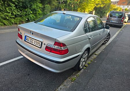 BMW 320i - Limousine