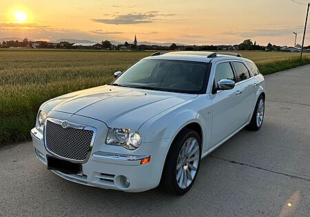 Chrysler 300C Touring 3.0 CRD Autom. -