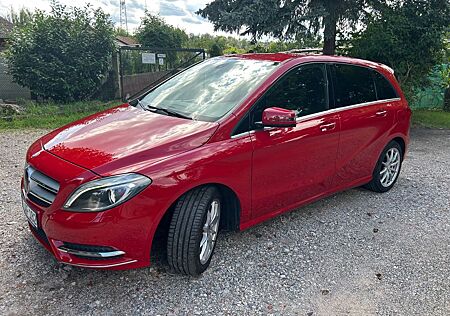 Mercedes-Benz B 200 BlueEFFICIENCY -
