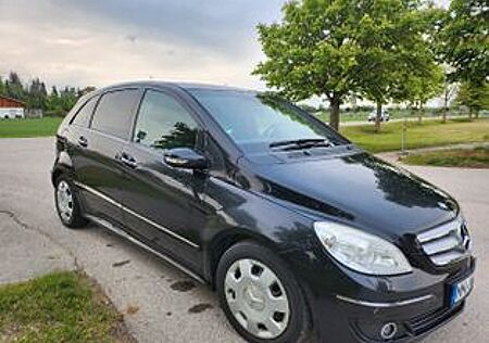 Mercedes-Benz B 200 CDI -