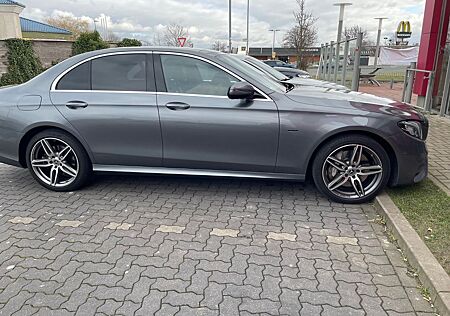 Mercedes-Benz E 350 E 350e AMG Line Autom.