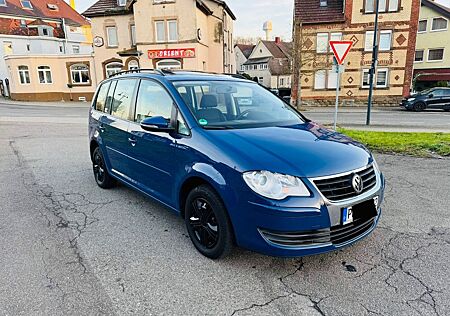 VW Touran Volkswagen Trendline 7 Sitze / Neue tüv / Anhänger