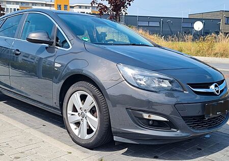 Opel Astra J 1.6 CDTI Edition. NEUE STEUERKETTE