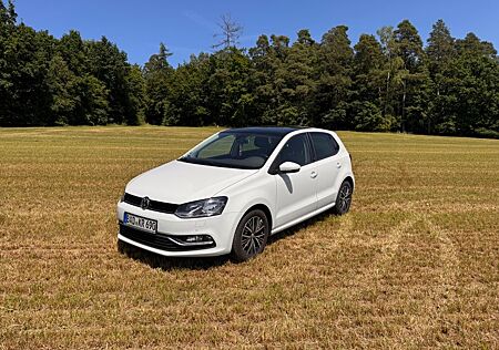 VW Polo Volkswagen 1.2 TSI Comfortline / Scheckheft / PANO