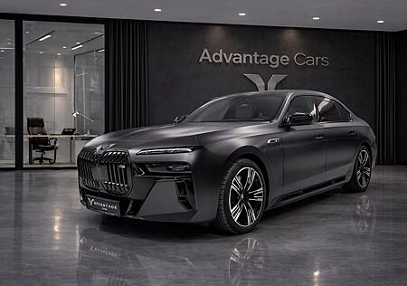 BMW M760e xDrive/Sky L./Crystal Lights/B&W Diamond