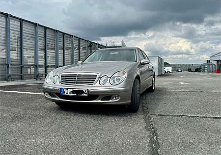 Mercedes-Benz E 240 ELEGANCE Elegance