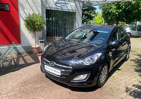 Hyundai i30 blue Classic 1,4 Klima*Ersthand nur 28Tkm