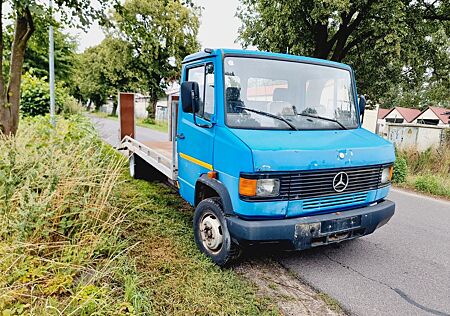Mercedes-Benz Vario 609 Abschleppwagen