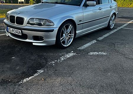 BMW 323i - 11/1999