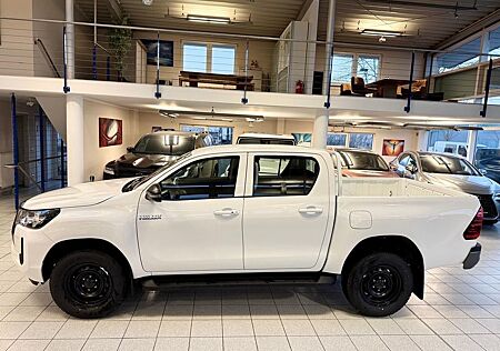 Toyota Hilux 2.8 DOUBLE CAB - KAMERA-SMART KEY-SITZH.