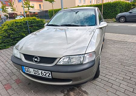 Opel Vectra 1.6 16V Schiebedach Plus Schiebedach