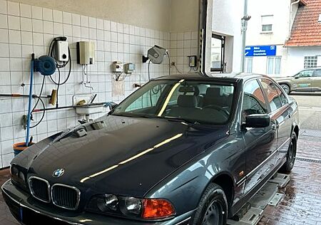 BMW 520i