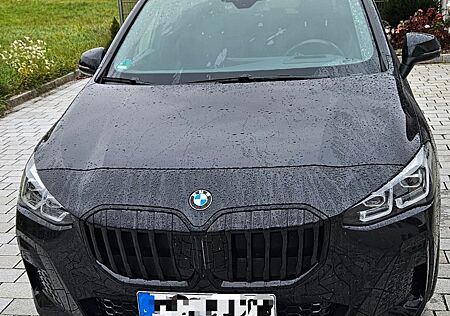 BMW 2er 220i Active Tourer - M-Sport + Innovationspaket