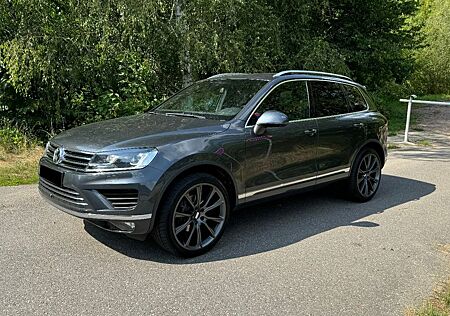 VW Touareg Volkswagen R-Line Terrian Tech, 22Zoll