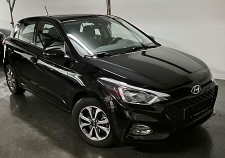 Hyundai i20 Trend, 1 Hand, SHZ, Lenkradheizung, Kamera