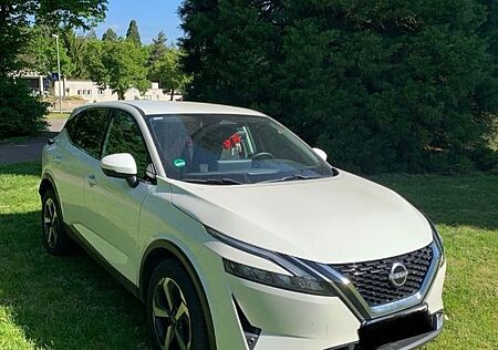 Nissan Qashqai 1.3 DIG-T MHEV 140PS N-Connecta Navi SHZ