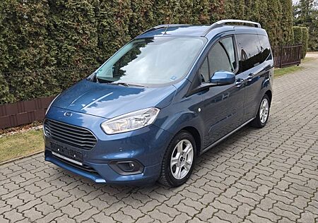 Ford Tourneo Courier Titanium
