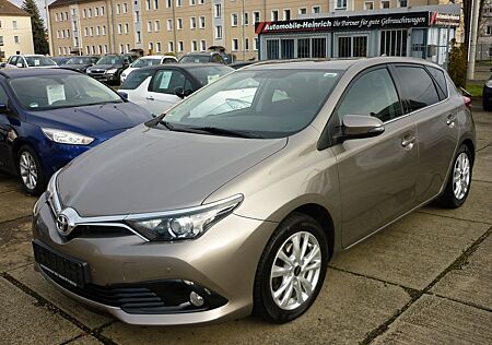 Toyota Auris Design Edition 1,2-l-Turbo S/S 1.Hand!