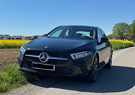 Mercedes-Benz A 200 4MATIC DCT -